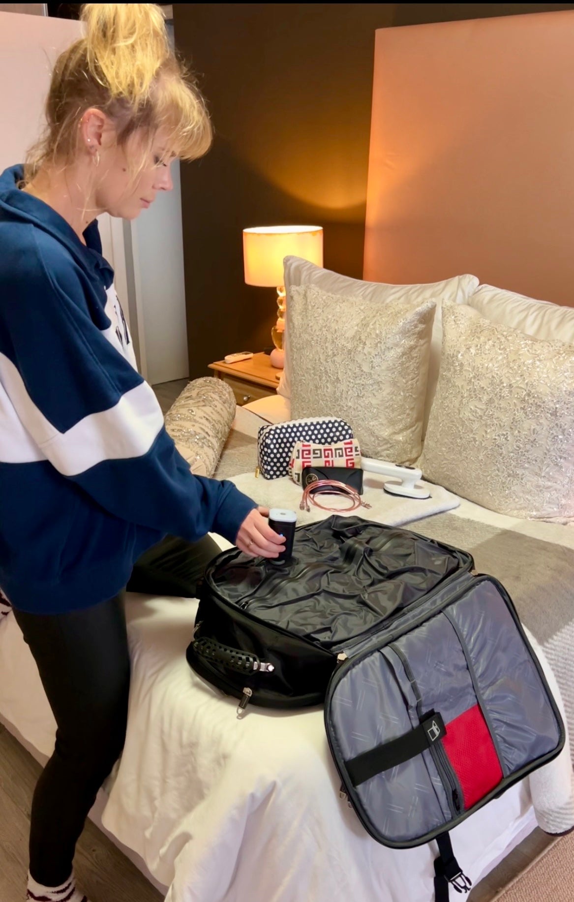 GoGO Compress Voyager™ – Rolling Carry-On Backpack | Pack Up to 50% More
