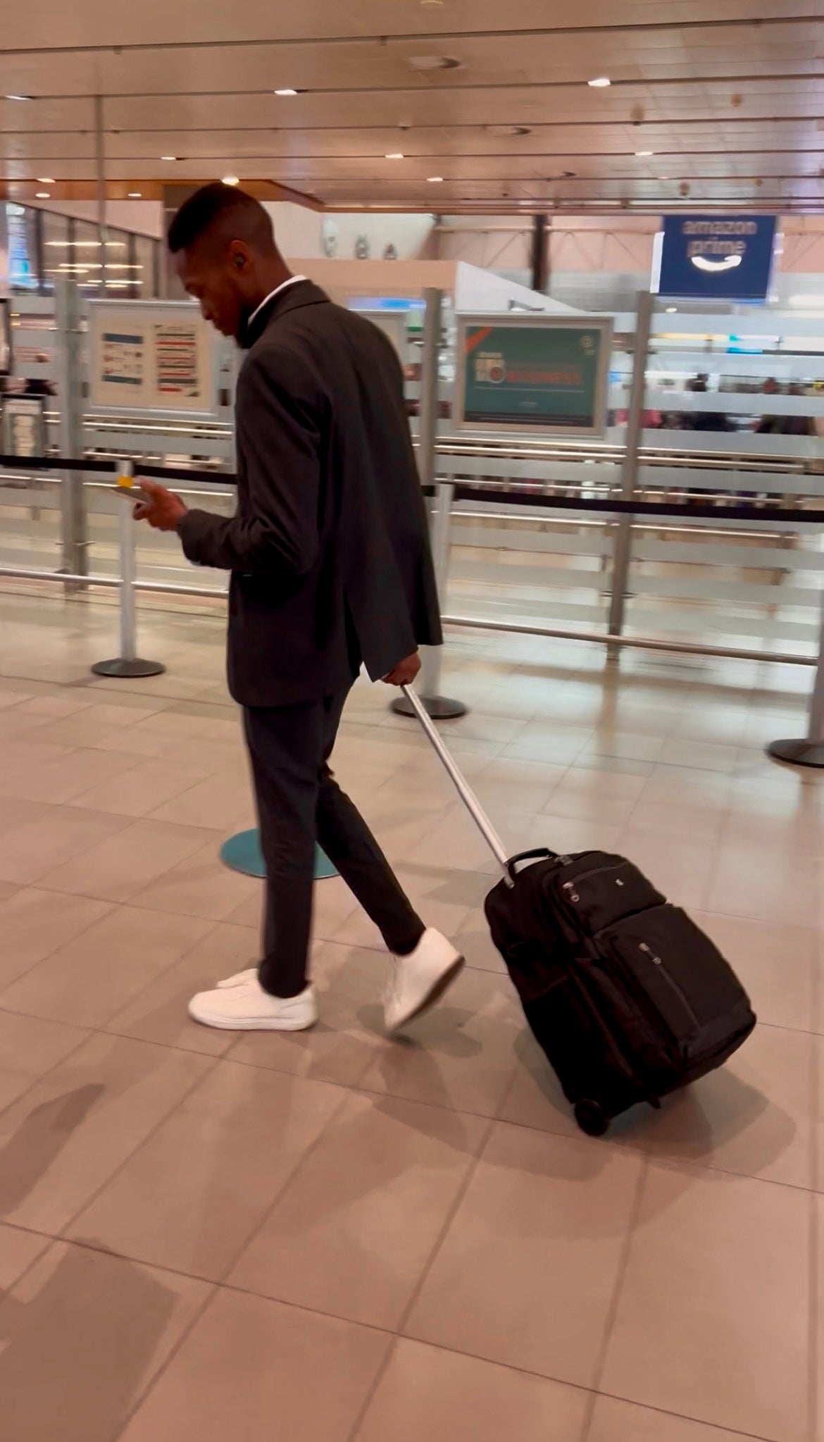 GoGO Compress Voyager™ – Rolling Carry-On Backpack | Pack Up to 50% More